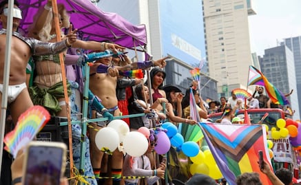 Registran 550 mil asistentes a la Marcha del 0rgullo 2026 en la CDMX; decomisan 600 bebidas alcohólicas y destruyen miles de latas