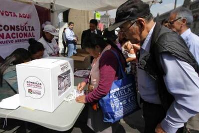 Lamentan falta de casillas para consulta del NAIM en Aeropuerto Benito Juárez