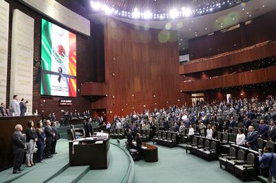 Diputados despachan en restaurantes 