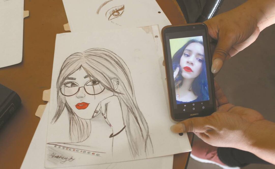 Norma Mora cuenta que su hija le dejó su diario y escritos donde relataba el infierno que vivió junto a su padre y hermano. Aun con pruebas de haber sido abusada sexualmente, el MP la ha revictimizado. Foto: Francisco Rodríguez/ EL UNIVERSAL.