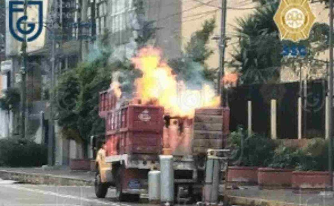 El armatoste que usaban para repartir gas circulaba por la Calzada Ermita Iztapalapa, el incendio causó averías a inmobiliario y diversos objetos en el lugar. Foto: Especial