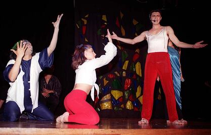 Las obras de teatro donde no hay diálogos, solo rock