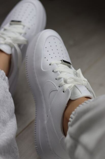 Cómo limpiar los tenis blancos para que se vean como nuevos