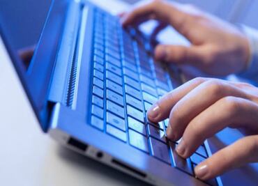 Adolescente viola seguridad de tres mil sitios en un año