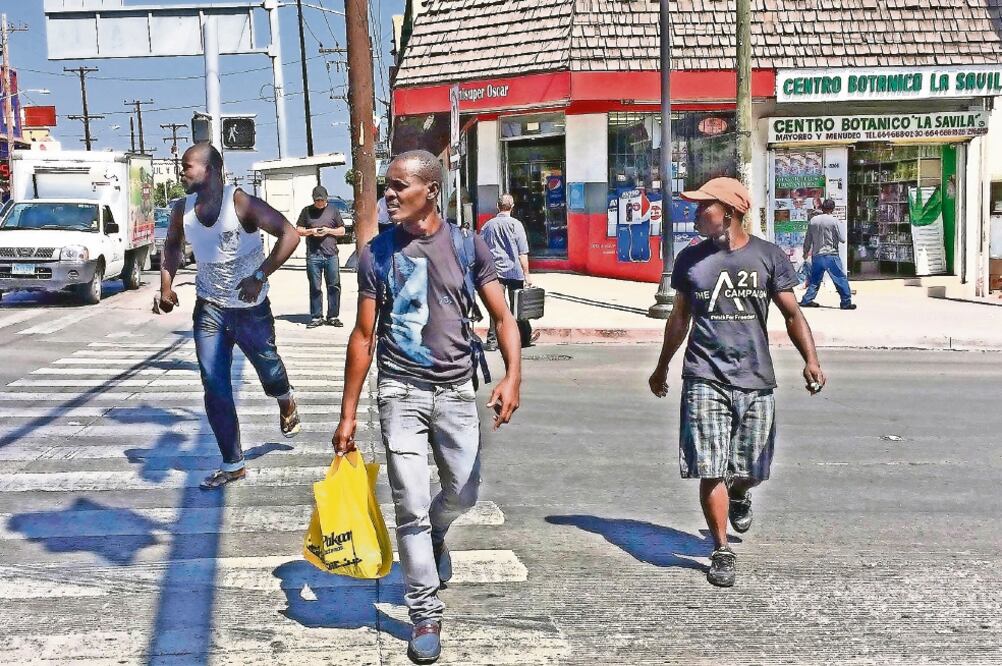 EL UNIVERSAL publicó que haitianos se hacen pasar por africanos para no ser deportados y llegar a Estados Unidos ()