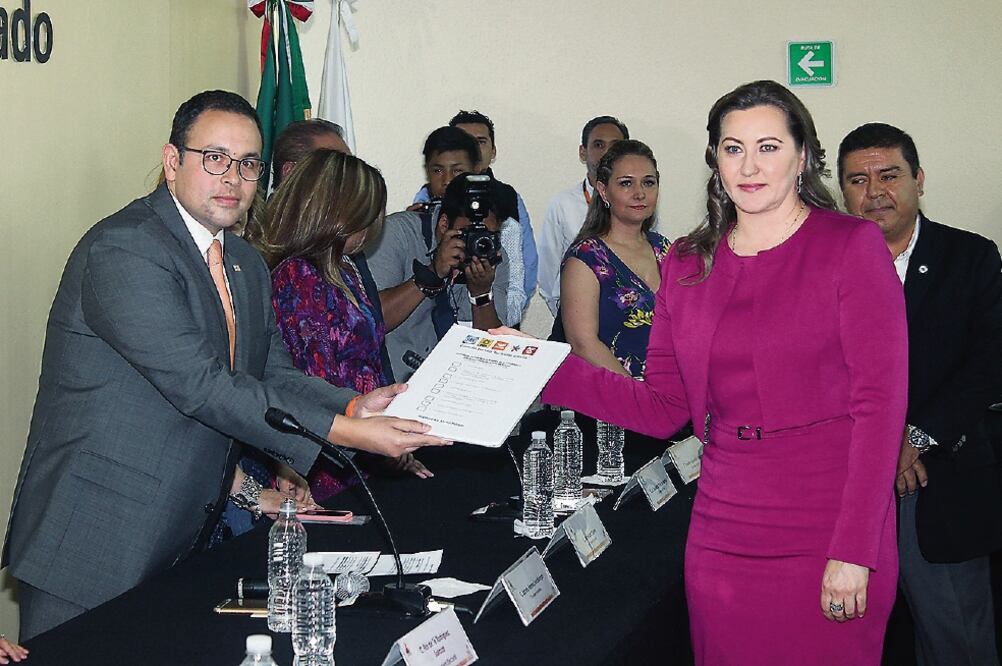 La candidata a la gubernatura de Por Puebla al Frente, Martha Erika Alonso, advirtió que no se quedará de brazos cruzados en caso de recibir ataques por ser la esposa del ex mandatario poblano, Rafael Moreno Valle. (OMAR CONTRERAS. EL UNIVERSAL)