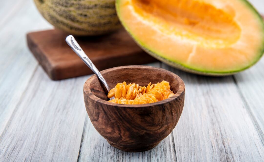 En México, la horchata tradicional se prepara con arroz, pero esta receta sustituye al cereal por las semillas de melón. Foto: Freepik