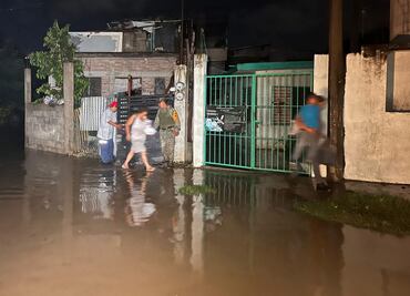 En medio de las inundaciones en Poza Rica, reportan saqueos de algunas tiendas