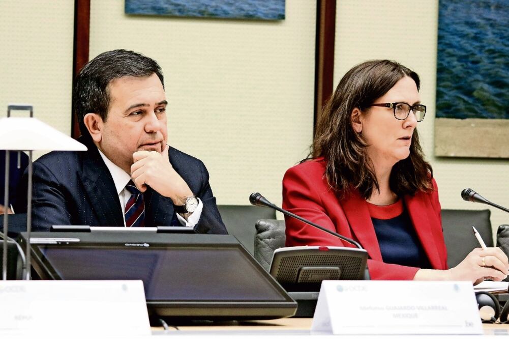 El secretario de Economía, Ildefonso Guajardo, durante las negociaciones sobre el caso del acero chino (NOTIMEX)