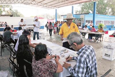 Acusan en Veracruz acarreo del PAN en elección extraordinaria