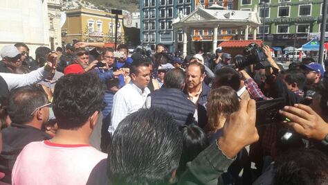 Comerciantes realizan plantón en centro de Pachuca