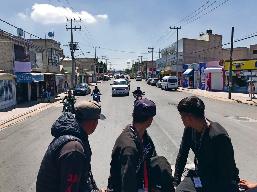 Los pobladores se sorprenden con los patrullajes civiles, pero aprueban la presencia de los grupos autodefensas, dice líder.  Foto: Emilio Fernández