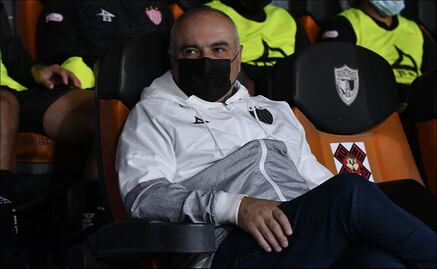 Memo Vázquez deja de ser el entrenador del Necaxa