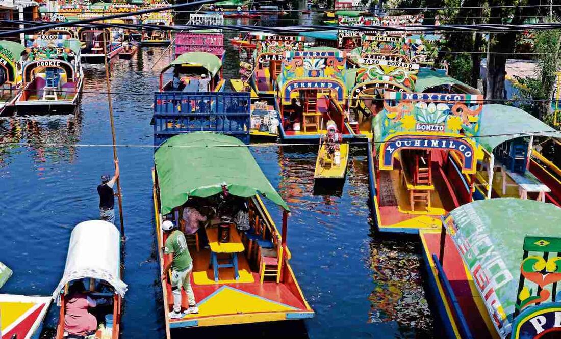 El embarcadero de Nativitas, en Xochimilco, será uno de los primeros en ser rehabilitado por su afluencia turística, expuso la titular de Sedema. Foto: Archivo / EL UNIVERSAL