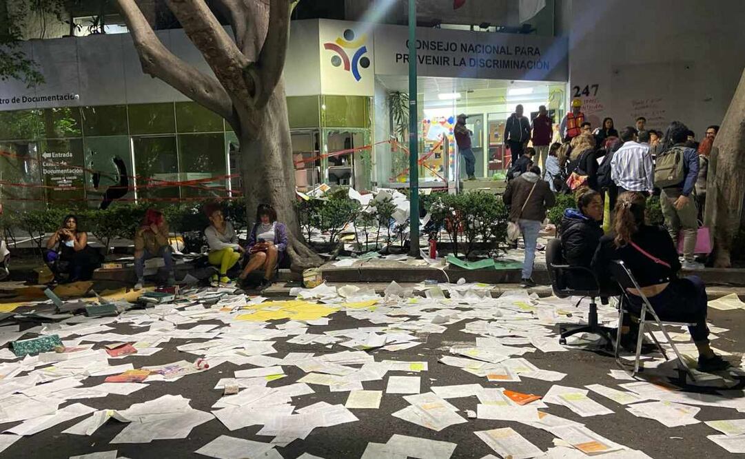 Colectivo LLECA se manifiesta frente a CONAPRED (02/07/2025). Foto: Juan Carlos Williams / EL UNIVERSAL