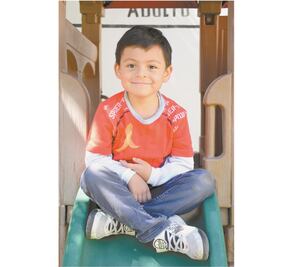 Con seis años, niño escribe libro para cambiar el mundo