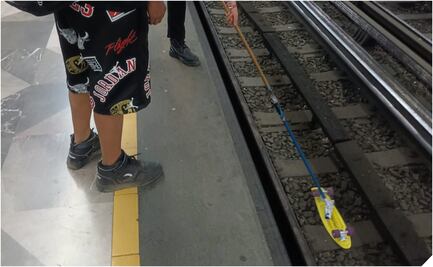 Metro CDMX: Cortan corriente en estación de la línea 8; usuario tiró patineta en zona de vías