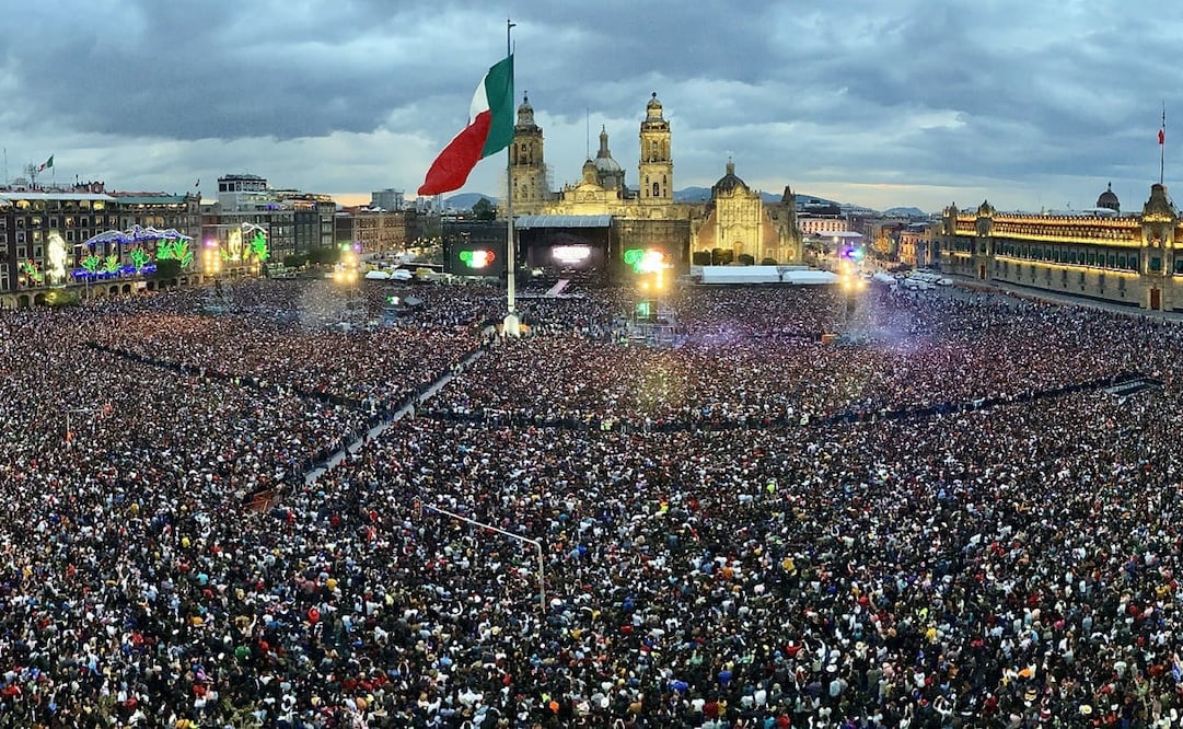 Concierto del grupo firme Zócalo capitalino. Fotos: Berenice Fregoso El Universal