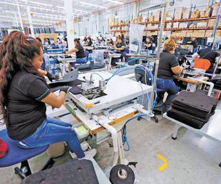 Generan 20 millones de trabajadores 77% de la riqueza del país 