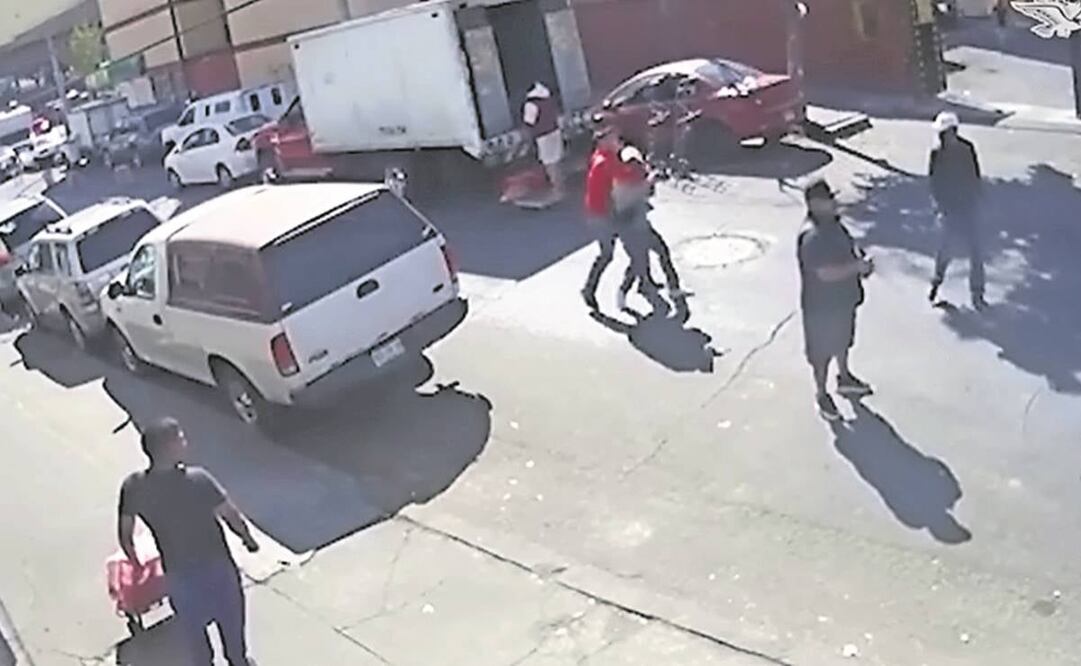 Chineros asaltan a peatones aplicando la famosa llave china, técnica usada para que las víctimas no pongan resistencia.