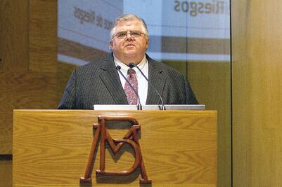 Ratificar a Carstens refuerza objetivo de estabilidad: expertos