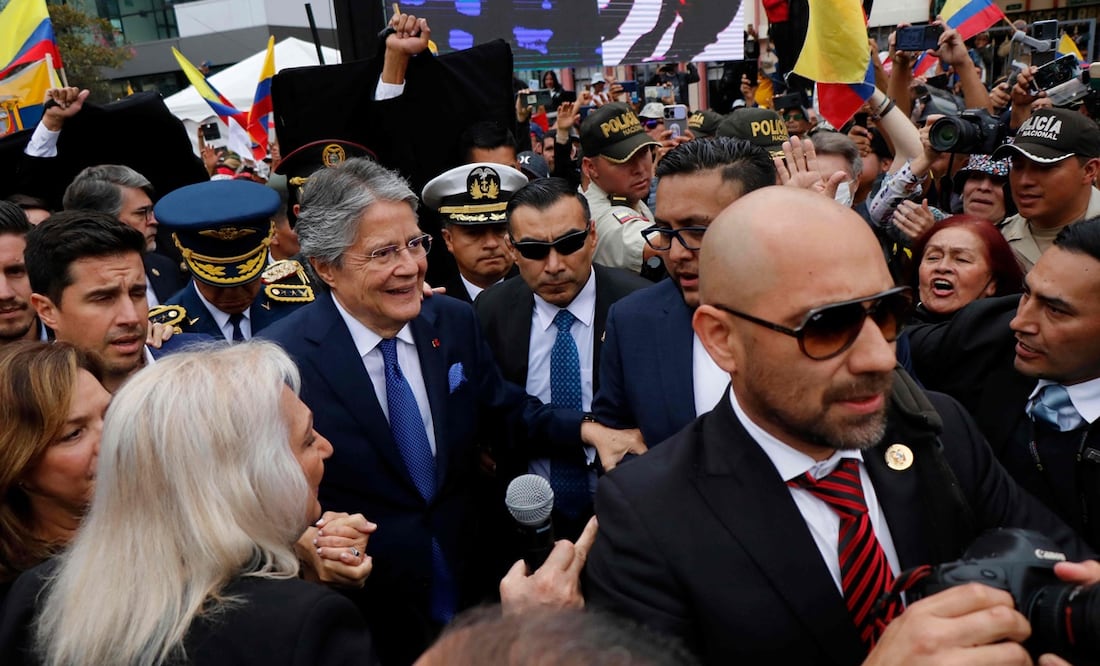 El presidente de Ecuador, Guillermo Lasso, llega al edificio de la Asamblea en Quito el 16 de mayo de 2023. Foto: AFP