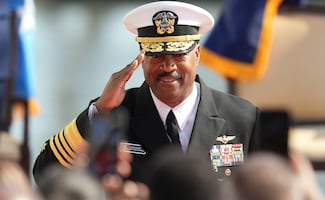 Se retira el almirante que supervisa las operaciones militares de EU en América Latina; se desconoce quién lo sustituirá