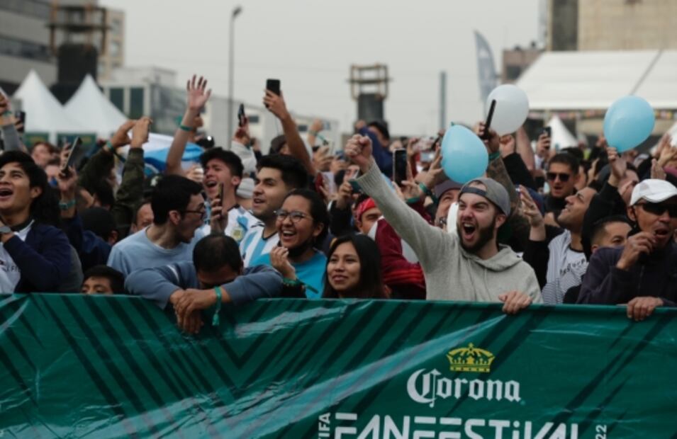 FOTOS: Así se vive el ambiente en el Monumento a la Revolución por la final Argentina VS Francia