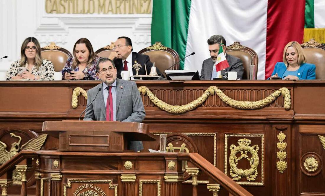 El secretario César Cravioto compareció ante el Congreso local por la glosa del Primer Informe de Gobierno de Clara Brugada. Foto: Carlos Mejía / EL UNIVERSAL
