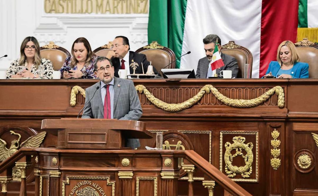 El secretario César Cravioto compareció ante el Congreso local por la glosa del Primer Informe de Gobierno de Clara Brugada. Foto: Carlos Mejía / EL UNIVERSAL