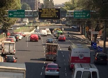 Este viernes 5 de abril no circula autos con engomado azul
