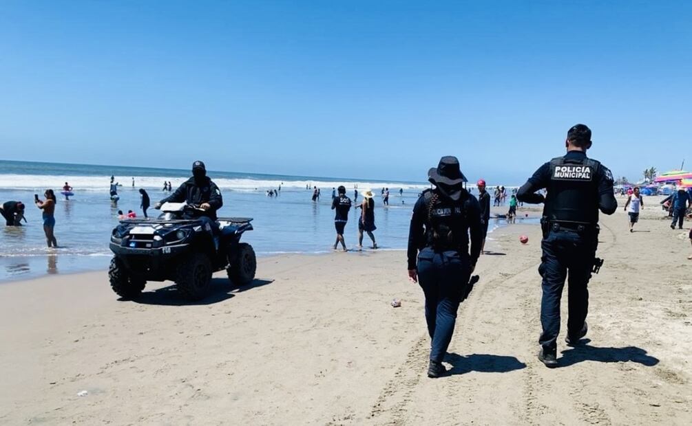 Salvamento de turistas en playas del norte de México. Foto: Oficial