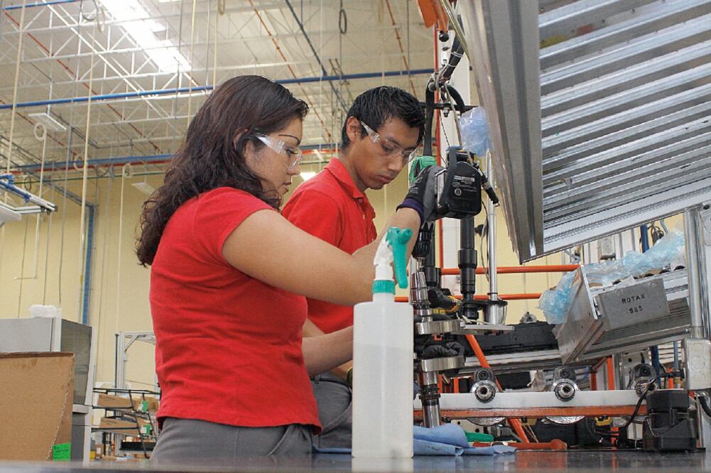 El sector patronal busca definir una estrategia salarial para el largo plazo (ARCHIVO EL UNIVERSAL)