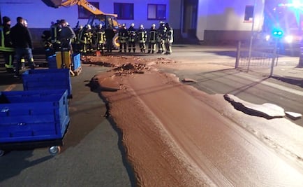 Por "un dulce accidente" chocolate líquido cubre calle en Alemania 