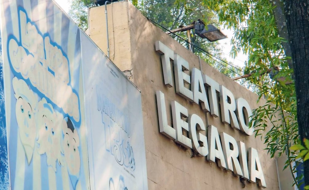 El teatro Legaria (Legaria s/n y Lago Gran Oso, Pensil) sólo está abierto para funciones escolares, dijo el vigilante. No tuvo programación en enero. Foto: Osmar Alvarado / EL UNIVERSAL