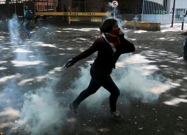Mujeres protestan contra represión en Venezuela
