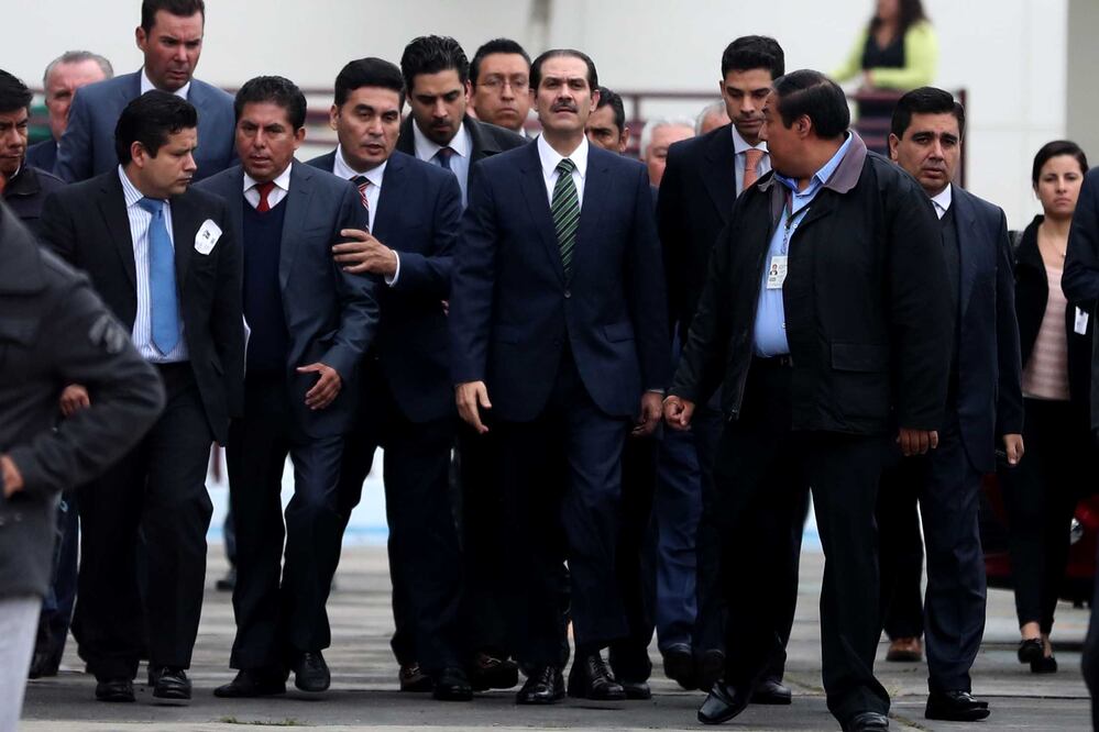 Esta mañana el ex gobernador de Sonora, Guillermo Padrés acudió a presentarse al Reclusorio Oriente (FERNANDO RAMÍREZ / EL UNIVERSAL)