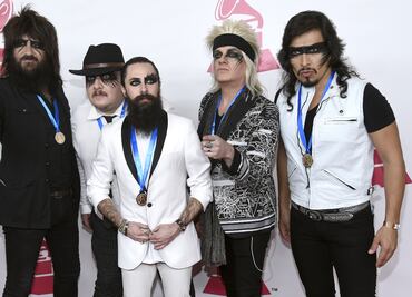 Moderatto recupera instrumentos robados; cibernautas condenan justicia sesgada