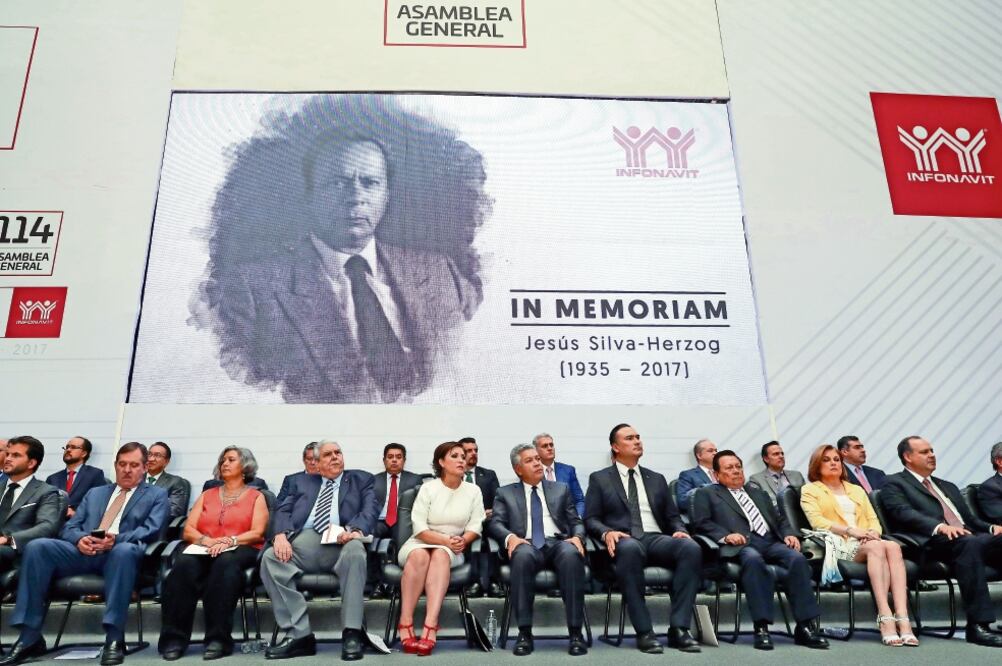 Durante la 114 Asamblea general del Infonavit, se rindió un homenaje al director fundador del instituto, Jesús Silva Herzog (LUCIA GODINEZ. EL UNIVERSAL)