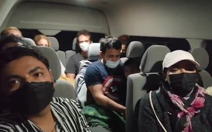 Indígenas tzeltales de Oxchuc retienen vehículo de turistas nacionales y extranjeros