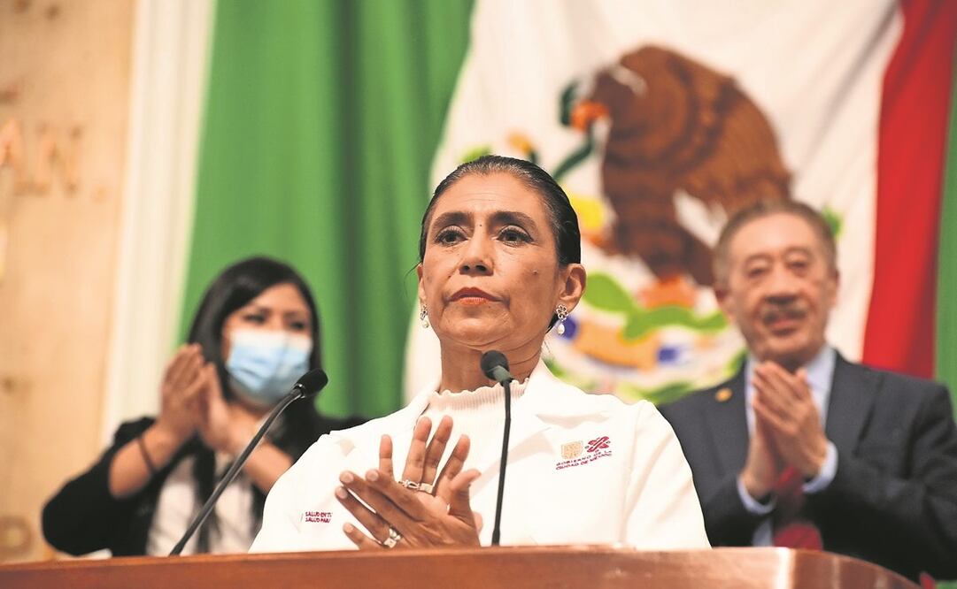 Al comparecer, Oliva López pidió un minuto de aplausos en memoria de todos los mexicanos que han muerto por el Covid-19. Foto: Especial