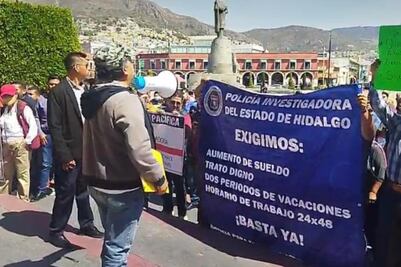 Empleados de la Procuraduría de Hidalgo protestan para exigir aumento salarial y prestaciones 