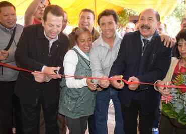 Entregan a locatarios rehabilitación de mercado en Iztacalco