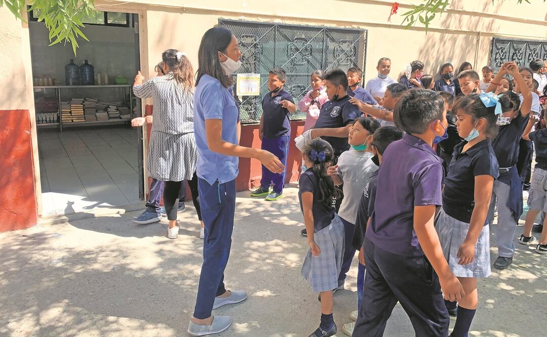 Para los docentes de este plantel, es una satisfacción conseguir los recursos para continuar con este programa que consideran necesario. Foto: Paola Gamboa/EL UNIVERSAL.