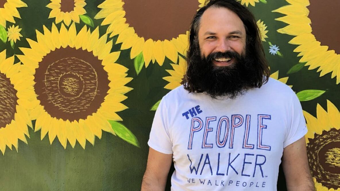 Chuck McCarthy o, como le conocen en Los Ángeles, "The People Walker" (Foto: BBC)