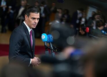 Pedro Sánchez descarta dimitir y convocar a elecciones tras escándalo de corrupción; oposición exige elecciones
