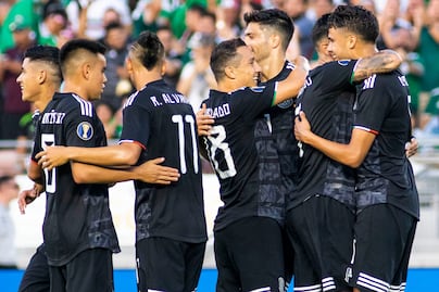 México golea a Cuba en su debut en la Copa Oro