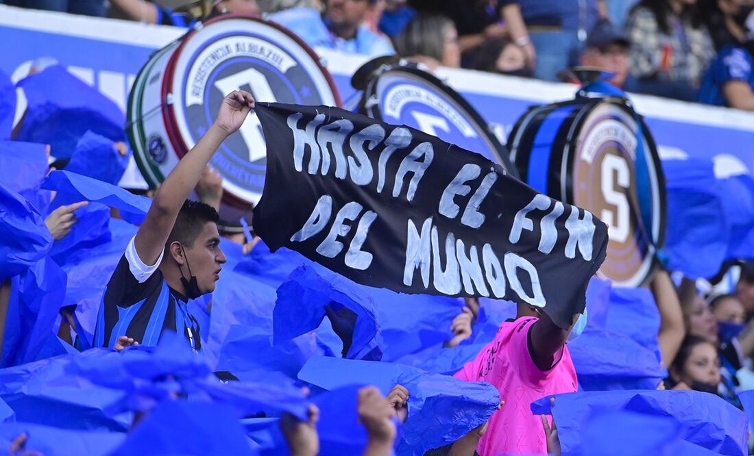 La Barra Resistencia Albiazul es una de las más violentas de México - FOTO: Imago7