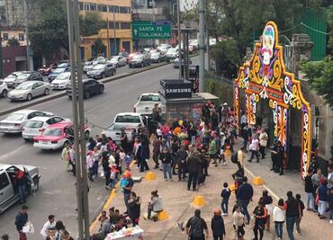 Lluvia y corte de agua en CDMX no impiden visita a panteones