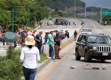 Denuncian robo de vehículos nuevos por bloqueos magisteriales